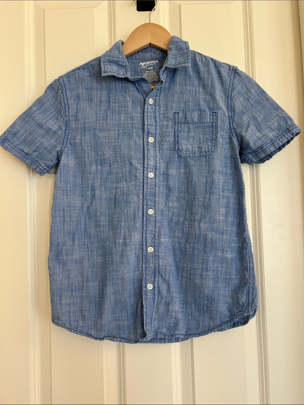 Arizona Jeans Boys L 14/16 Blue Chambray Cotton Short Sleeve Button Down Shirt